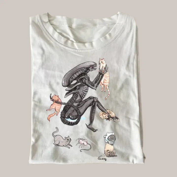 Halloween Vintage Tees, Alien And Cats T-shirt, Horror Movie Shirt, Unisex Funny Halloween Shirt Menswear Womenswear...