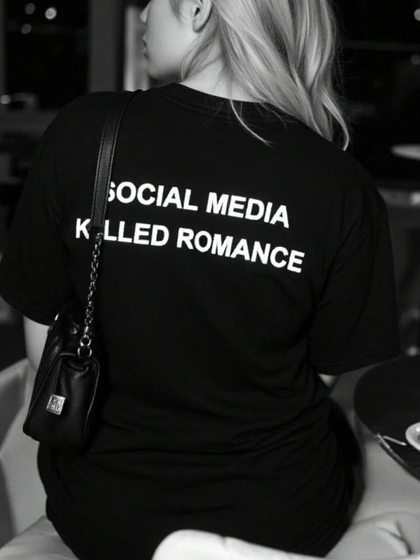 Women's Social Media Killed Romance Round Neck Graphic Tee, Vintage Trendy Casual Letter Print Short Sleeve T-shirt for...
