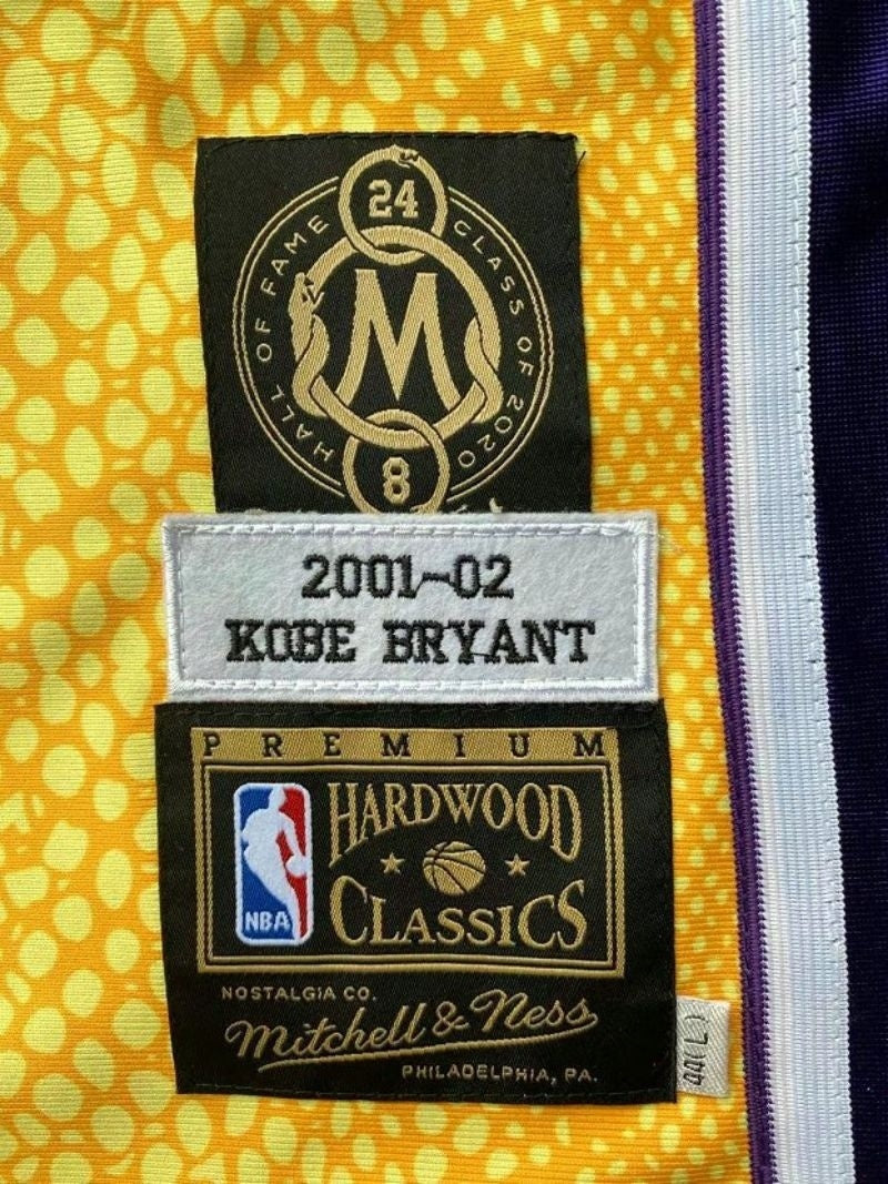 los angeles lakers #8 kobe bryant mitchell & ness Kobe Hall of Fame au Double-Sided Snakeskin Two-Tone Home Yellow 8 # Away Purple 24 # Embroidered Jersey Style 5
