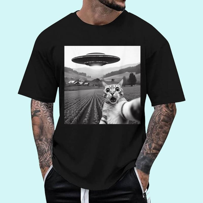 [100% Cotton Shirt] Cat Selfie With Alien UFO Funny Cat Gifts For Men Women Unisex T-Shirt Hoodie, Sweatshirt