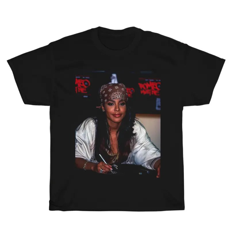 Aaliyah Vintage Graphic Unisex Shirt Bootleg Rap Design Crew Neck T-Shirt, Hip-Hop Merchandise, Rap Gift for Him Her...