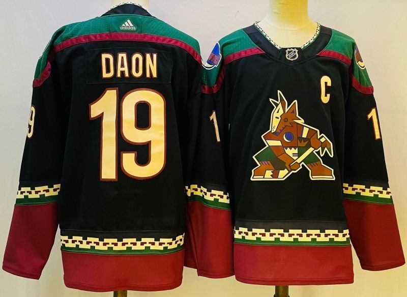 Arizona Coyotes #19 Shane Doan