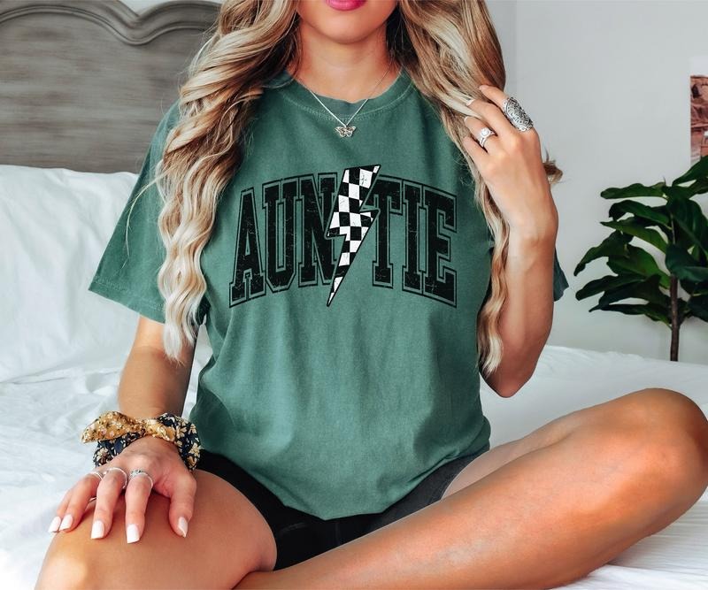 Auntie Lightning Bolt Retro Distressed Checkered Auntie Tee Mother's Day New Aunt Gift T-shirt Best Auntie Latarshia...