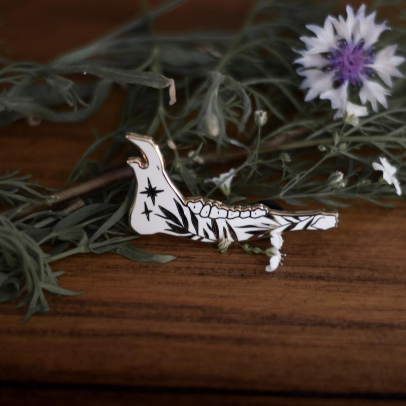Deer Jawbone Pin T-Shirts, Hoodie, Sweatshirt | WearSparks.com