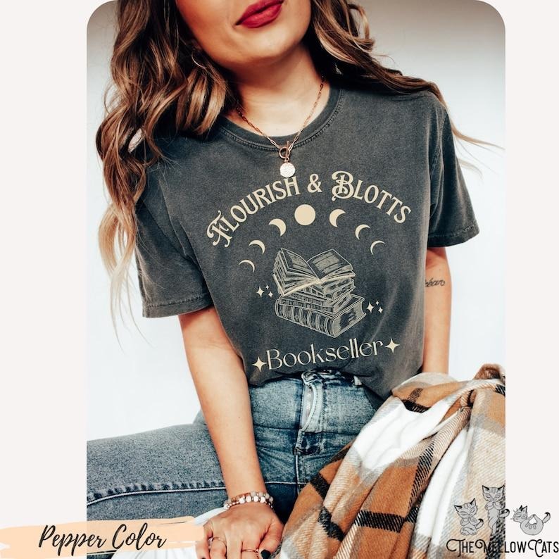 Flourish Blotts Shirt, Magie Zauberer Vintage t-Shirt, Hexerei Schule Tshirt, Kräuterkunde Bücherwurm Nerd Fandom...