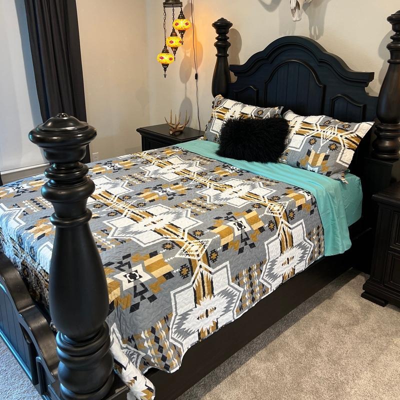 Grey Aztec 3 Piece King Size Quilt Set T-Shirts, Hoodie, Sweatshirt | WearSparks.com