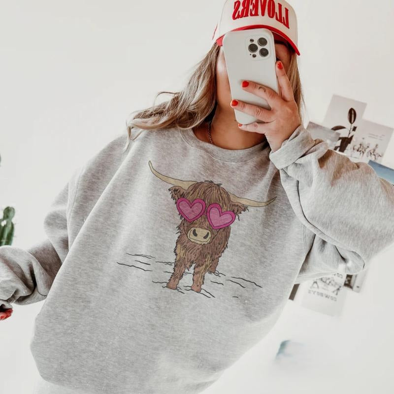 Heart Eyes Highland sweawtshirt, Retro Valentine crewneck shirt for women, western outfits women, western clothing stuff...