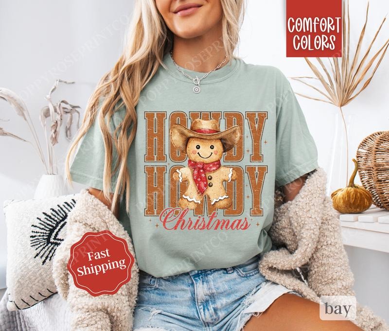 Howdy Christmas Shirt Comfort Colors, Country Christmas Tshirt, Cowboy Holiday Tshirt, Western Xmas Tee Hoodie, Sweatshirt