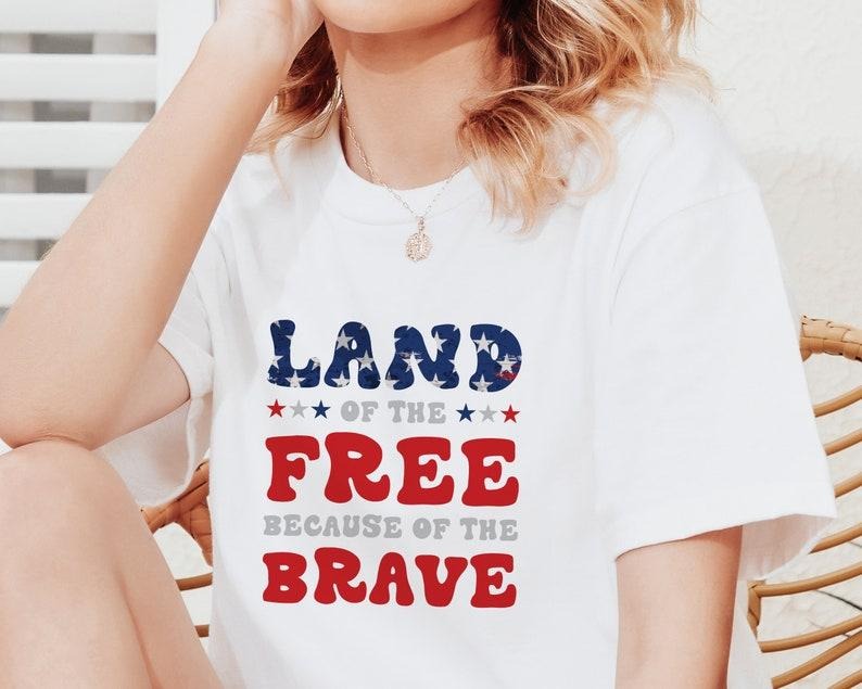 Independence Day Shirt, Brave Because of the Free Land Printed T-Shirt, 4th July USA Retro Crewneck Tee Tops, Memorial...