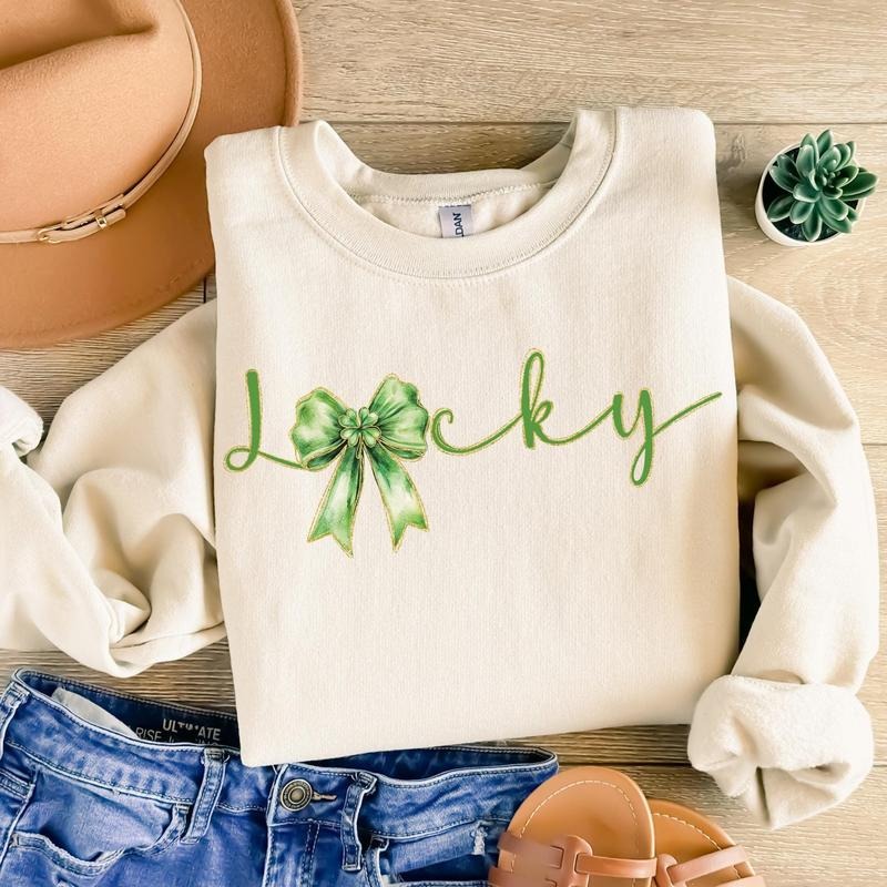 Lucky St Patrick's Day 4 Leaf Clover Shamrock Shamrock Ribbon With Gold Accents For St Pattys T-Shirts, Hoodie, Sweatshirt