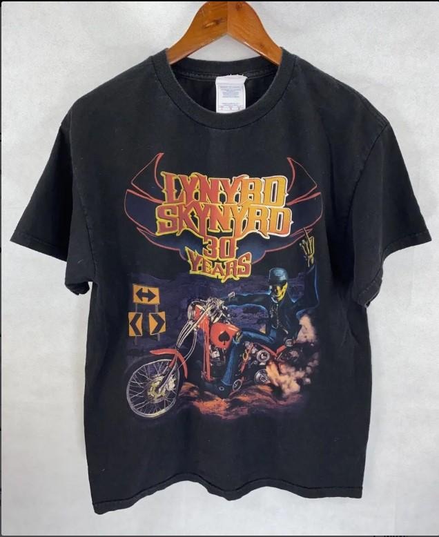 Lynyrd Skynyrd 30 Years Vicious Cycle Tour T Shirt Hoodie, Sweatshirt | WearSparks.com