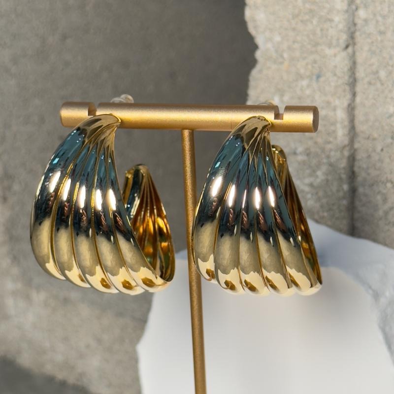 Medium Chunky Twisted Ribbed Hoop Earrings - Gold-Tone Fashion Accessory for Stylish Looks T-Shirts, Hoodie, Sweatshirt