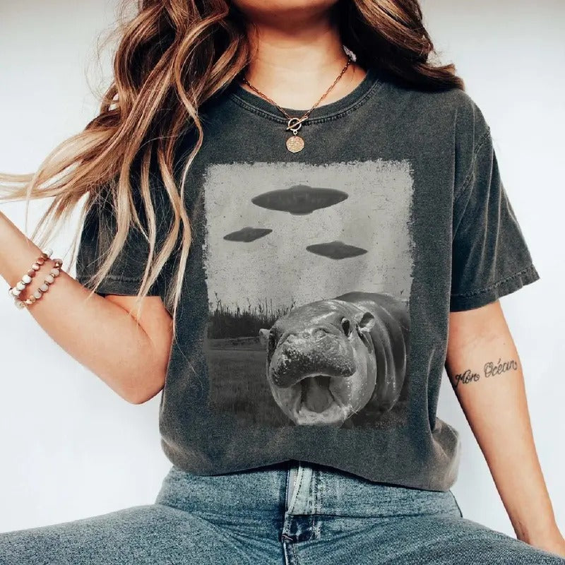 Moo Deng Alien Tshirt, I Love Moo Deng Shirt, Cute Moo Deng Hippo Shirt Hoodie, Sweatshirt | WearSparks.com