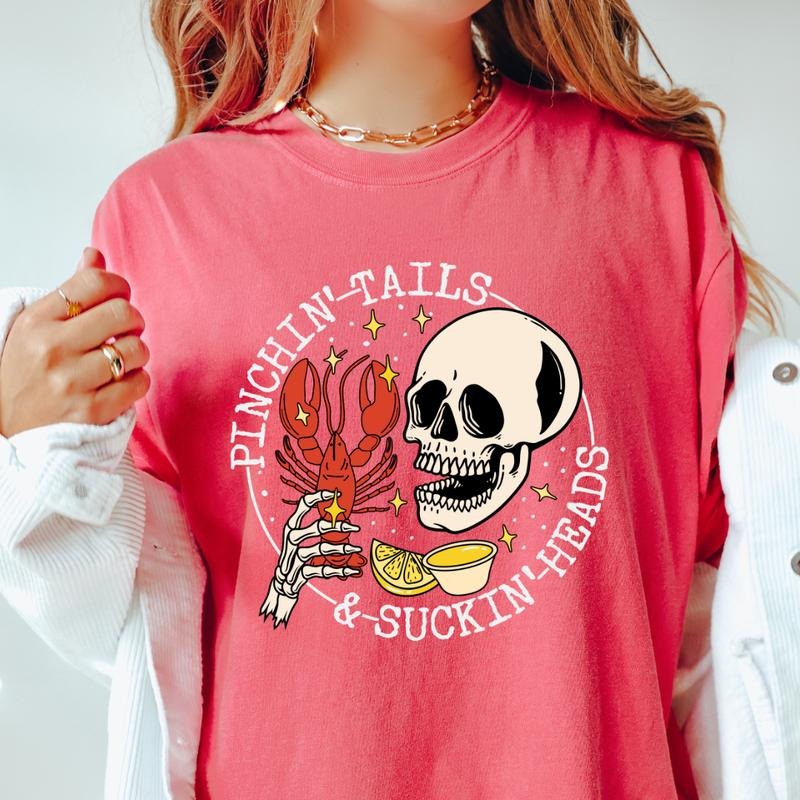 PINCHING TAILS AND SUCKING HEADS CRAWFISH SHIRT (COMFORT COLORS T-SHIRT, CASUAL SHIRT UNISEX, HOLIDAY SHIRT, FUNNY...