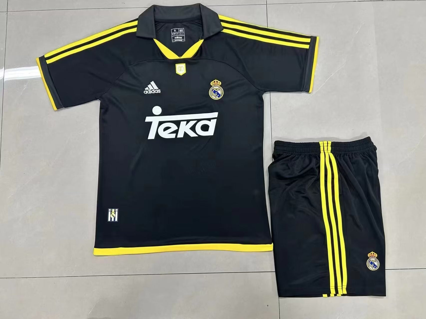 Real Madrid 98-00 Real Madrid Black Retro Style 2