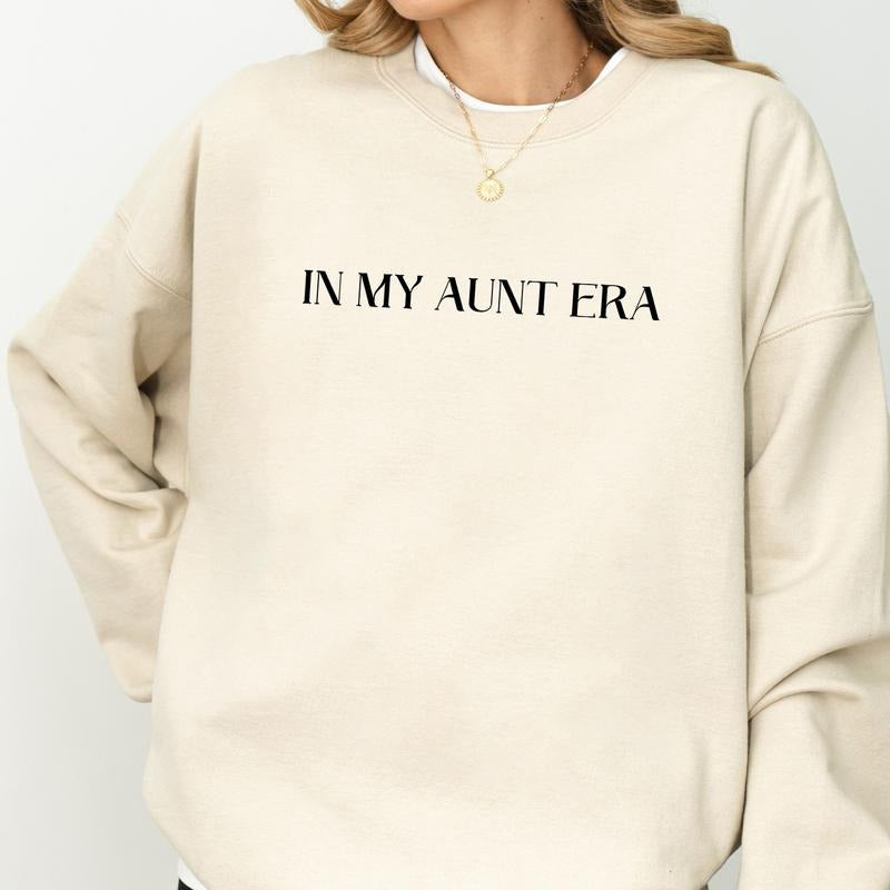 Retro In My Aunt Era Sweatshirt, Pregnancy Reveal Sweater for Women, Favorite Aunt Shirt, New Aunt Clothing Gifts,...