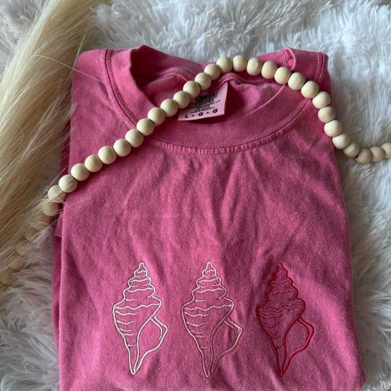 Seashell Tshirt, Conch Seashell Shirt,  Summer Shirt embroidered tshirt, oversized Tshirt Cute Gradient Top Hoodie,...