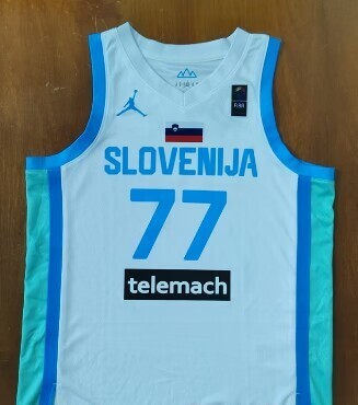 Slovenija 24 White