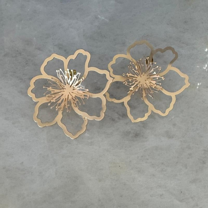 Soft Gold Flower Stud Earrings T-Shirts, Hoodie, Sweatshirt | WearSparks.com