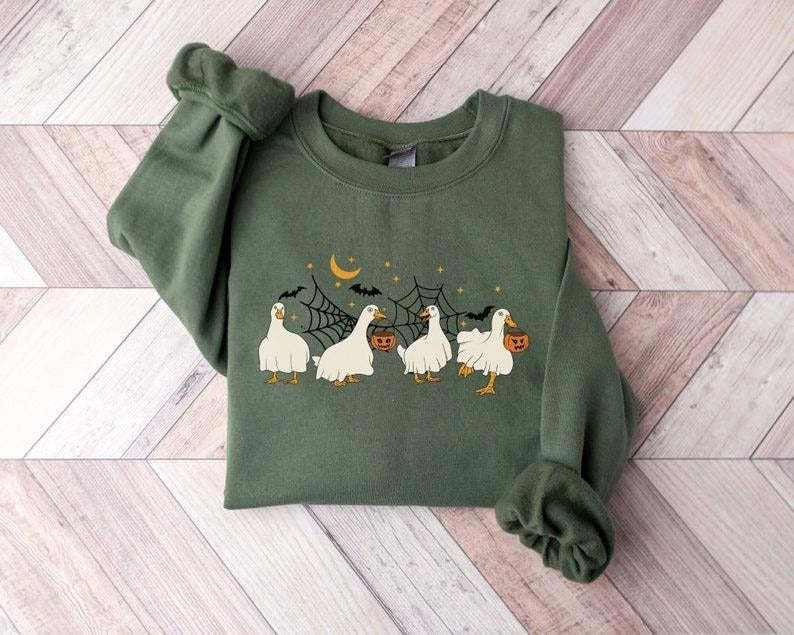 Spooky Duck Ghost Halloween Unisex Sweatshirt, Duck Ghost Shirt, Scary Ducks Pumpkins & Bats Autumn Season Hoodie Classic...