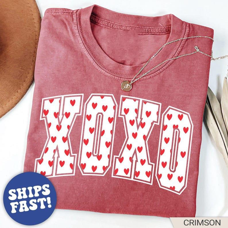 Valentine Day Shirt, XOXO Valentines Tee, Womens Heart Shirt, Cute Love Tee, Retro Valentine Gift, Ladies Valentine...