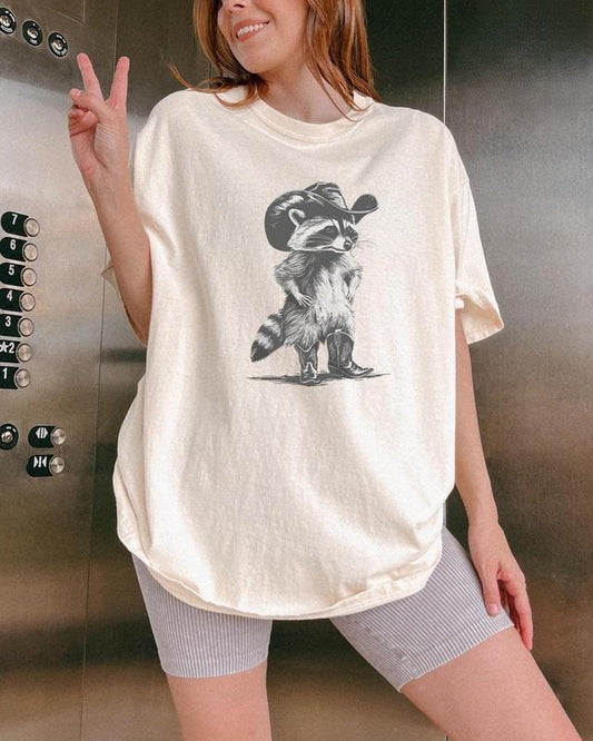 Western Raccoon Tshirt, Retro Cowboy Racoon Graphic Tee, Cute Oversized Tshirt, Funny Raccoon Meme T-Shirt, Retro Funny...