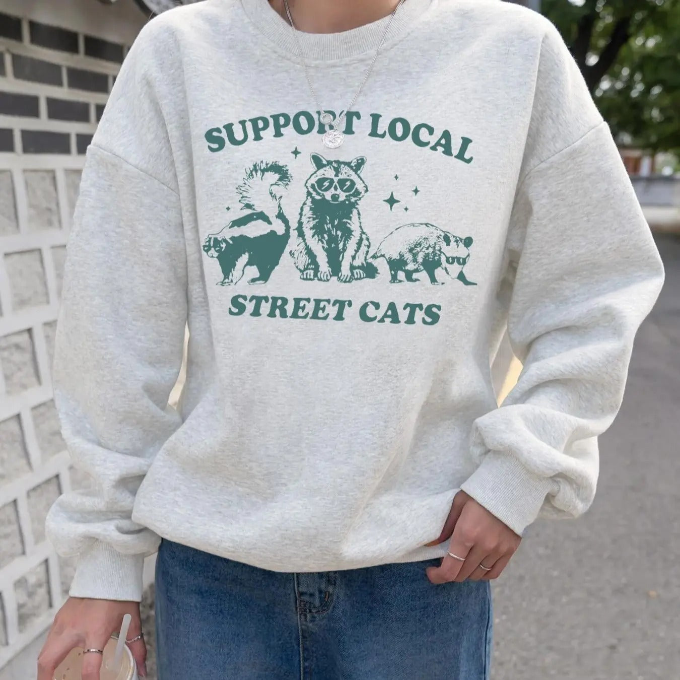 Women's Cartoon Animal & Letter Print Drop Shoulder Sweatshirt, Casual Long Sleeve Round Neck Pullover for Fall & Winter,...