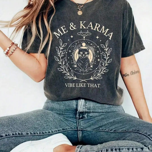 Women's Cartoon Cat Graphic Print Round Neck Tee, Fashion Casual Short Sleeve T-shirt, Ladies Summer Clothes for Daily...