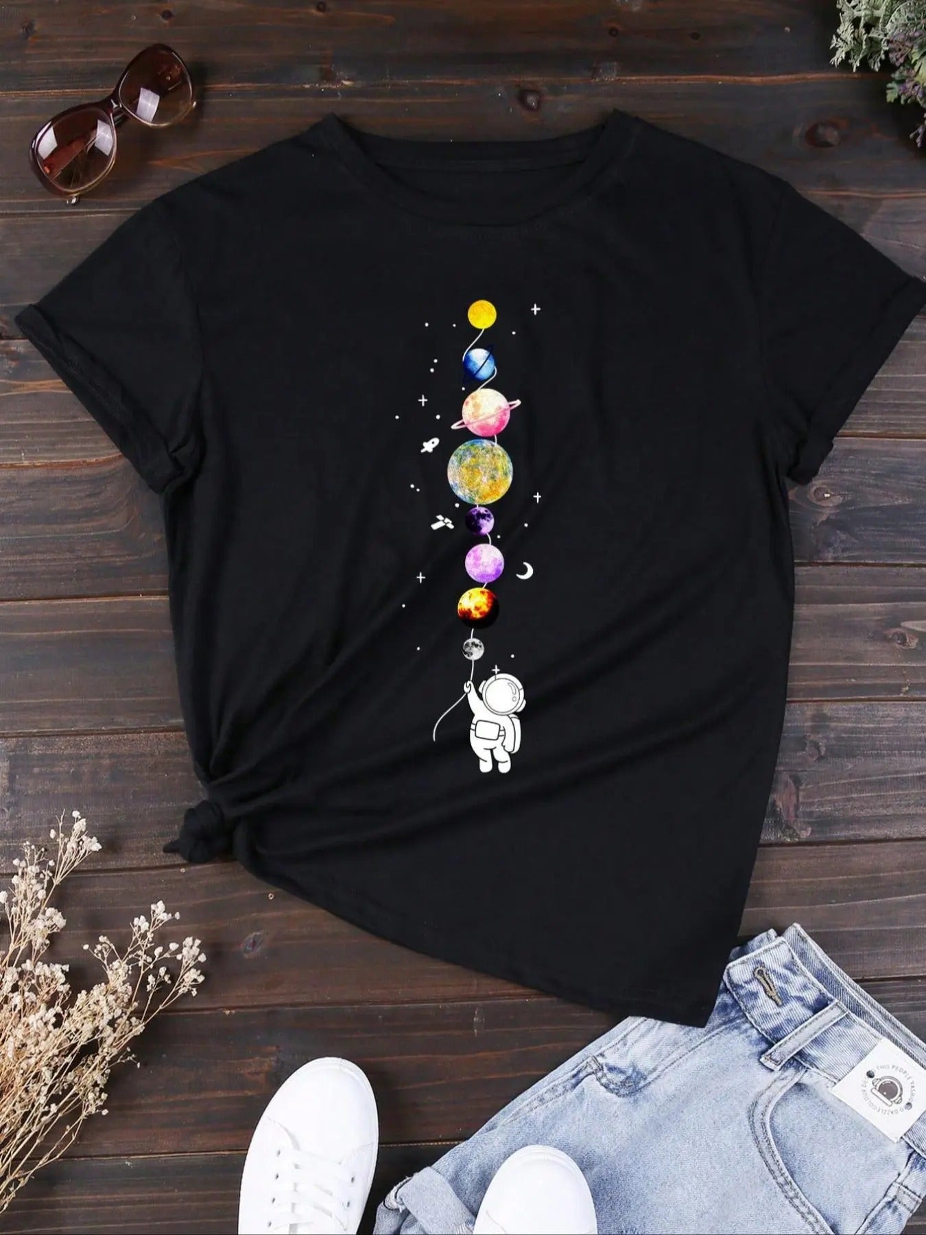 Women's Cartoon Graphic Print Round Neck Tee, Fashion Casual Short Sleeve T-shirt for Daily Wear, Ladies Summer Clothes...