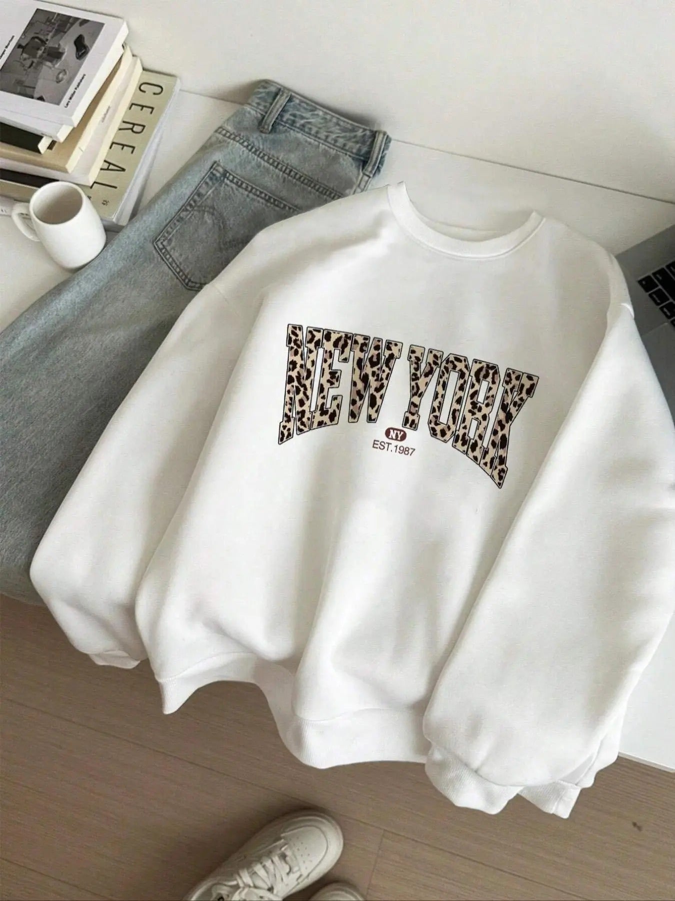 Women's Cartoon Letter Print Crew Neck Sweatshirt, 1 Count Casual Long Sleeve Pullover for Fall & Winter, Women's Clothes...