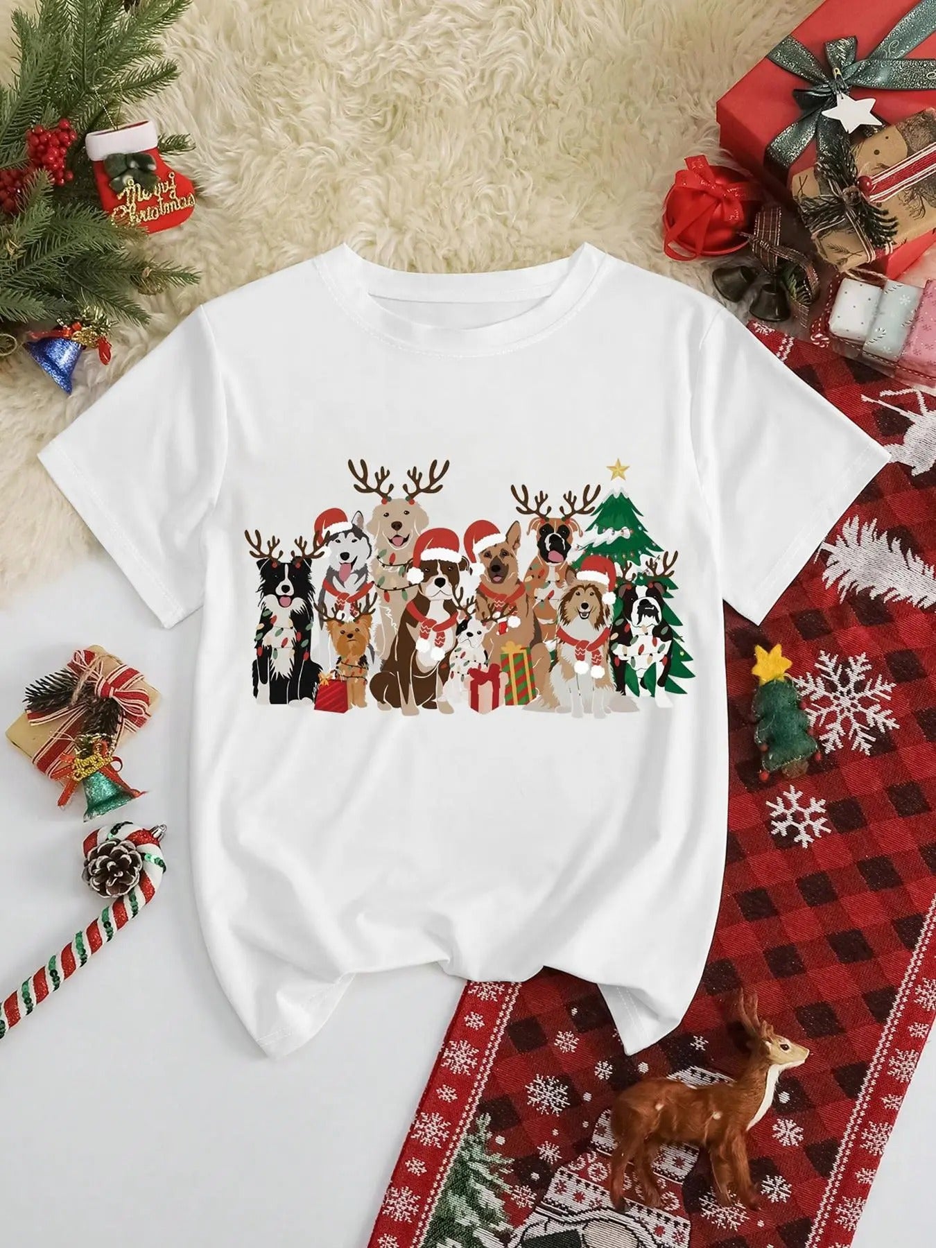 Women's Christmas Print Round Neck Tee, Casual Short Sleeve Crew Neck T-shirt for Fall & Winter, Women's Top for Daily...