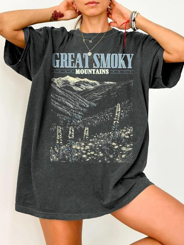 Women's Great Smoky Mountains Print Round Neck Tee, Casual Short Sleeve Crew Neck T-shirt for Summer, Fashion Women's Top...