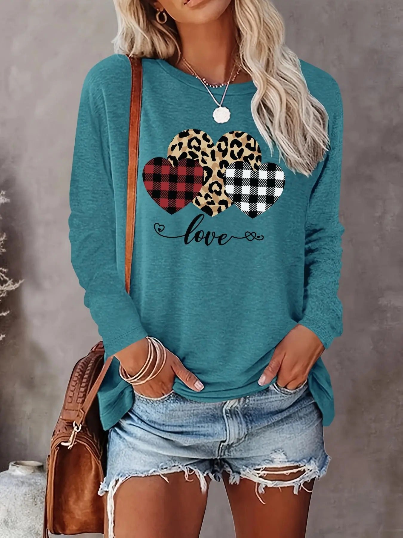 Women's Heart & Leopard Print Round Neck Tee, Casual Long Sleeve Crew Neck T-shirt for Fall & Winter, Women's Top for...