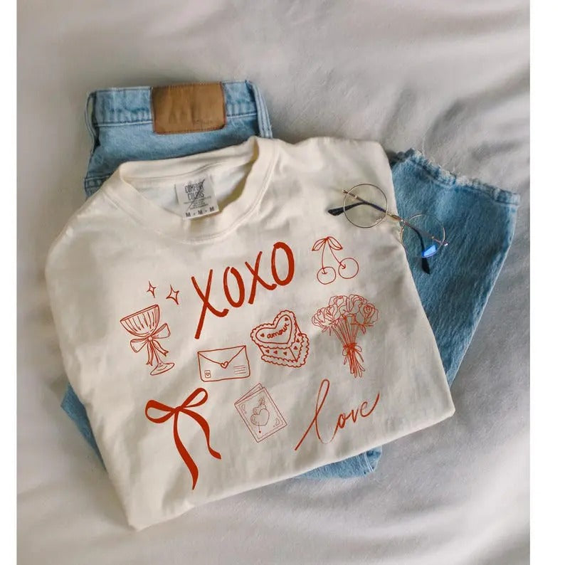 Women's Valentines Day Shirt, Xoxo Tee, Valentine's Day Outfit, Gift For Her Hoodie, Sweatshirt | WearSparks.com