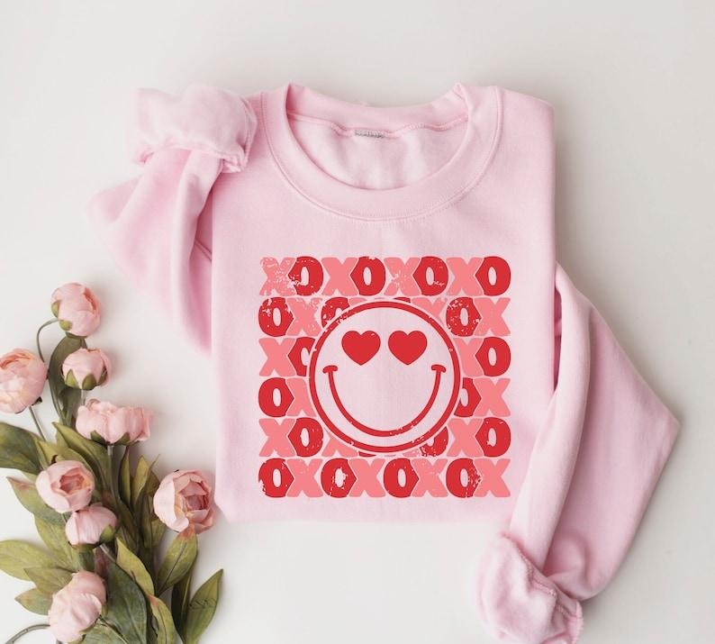 XOXO happy Face Valentine Sweatshirt, Cute Valentines Sweatshirt, Pink Smile Face Love Hoodie and Sweater; T-shirt Cotton...