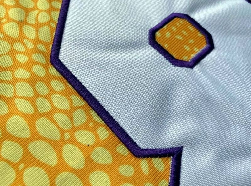 los angeles lakers #8 kobe bryant mitchell & ness Kobe Hall of Fame au Double-Sided Snakeskin Two-Tone Home Yellow 8 # Away Purple 24 # Embroidered Jersey Style 2