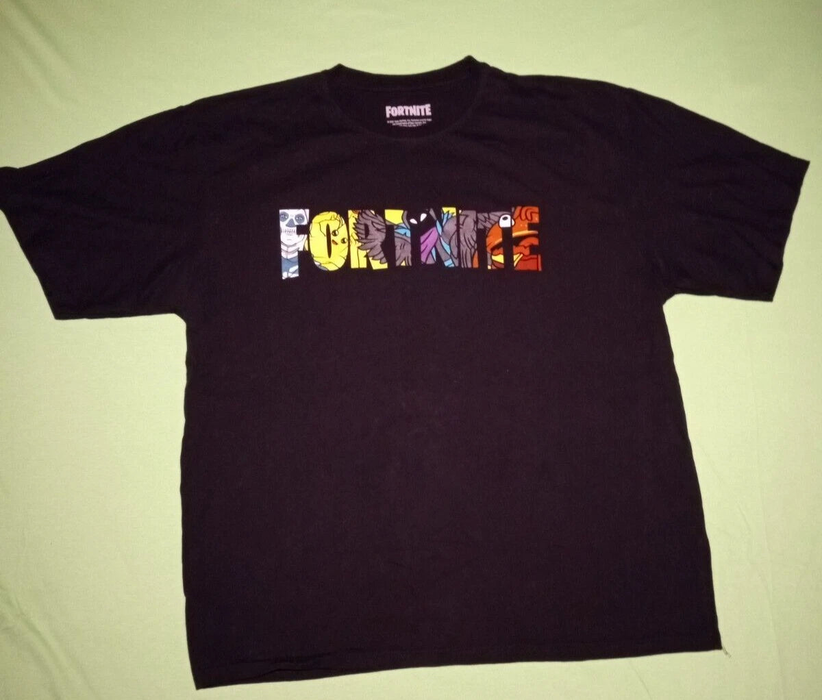 Fortnite Large Black Tshirt Character Images in Text T Shirt Size L Video Game